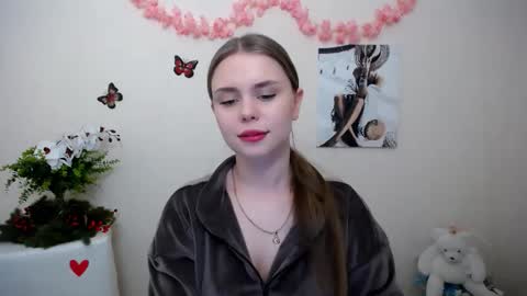 Mari online show from March 6, 2026, 8:33 am