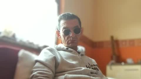 Snapshot of dreambob chatting on November 23, 2025, 10:04 am Dreambob online show from November 23, 2025, 10:04 am