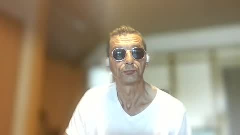 Dreambob online show from June 5, 2026, 8:42 am