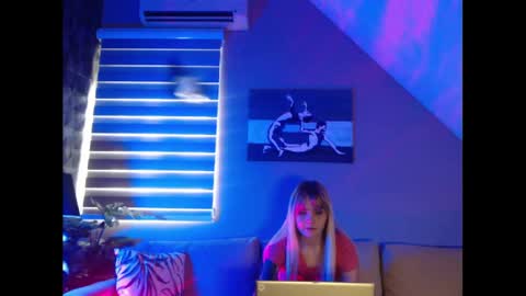 A girl online show from January 12, 2025, 7:53 am