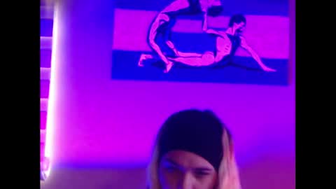 A girl online show from February 26, 2025, 10:58 am