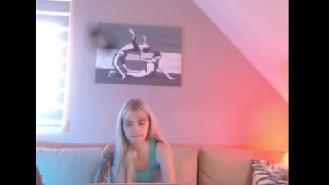 A girl online show from September 23, 2025, 6:49 am