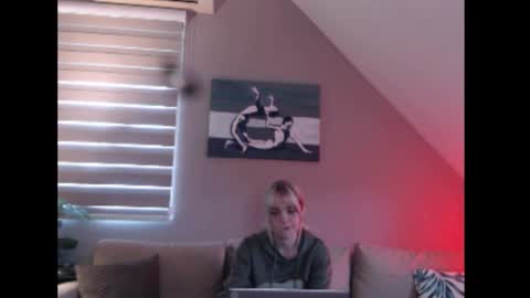 A girl online show from October 15, 2025, 7:30 am