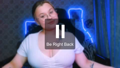 dreamforyoue2 online show from April 16, 2026, 9:39 pm