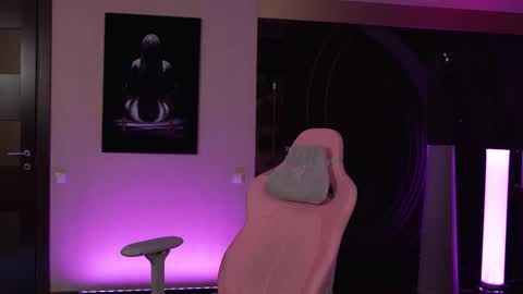 Sarah online show from February 9, 2026, 11:20 pm