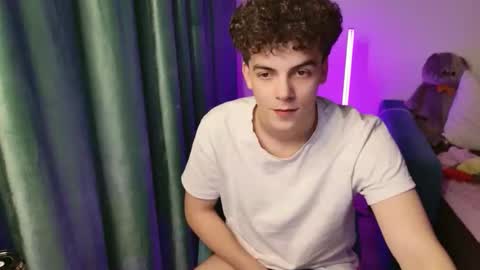 Snapshot of dreamgonetan chatting on October 6, 2025, 9:12 pm dreamgonetan online show from October 6, 2025, 9:12 pm