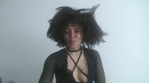 DreamyLatina online show from May 9, 2026, 5:40 pm