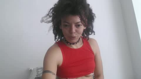 DreamyLatina online show from May 18, 2026, 1:17 pm