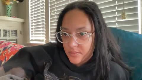 RIRI OR DREAMY online show from March 29, 2026, 3:12 pm