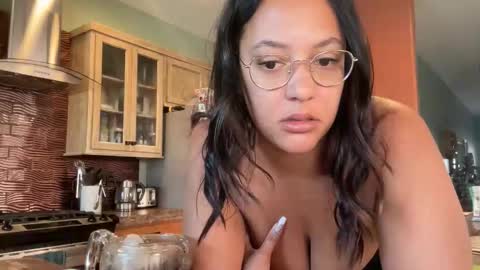 Snapshot of dreamyriri chatting on April 23, 2026, 2:19 pm RIRI OR DREAMY online show from April 23, 2026, 2:19 pm