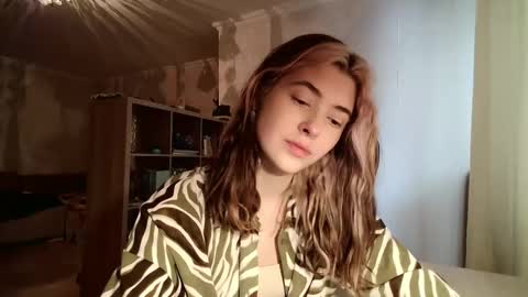 Snapshot of dremazwahlen chatting on February 8, 2026, 9:23 am Dia online show from February 8, 2026, 9:23 am