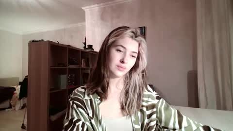 Snapshot of dremazwahlen chatting on February 12, 2026, 2:56 pm Dia online show from February 12, 2026, 2:56 pm