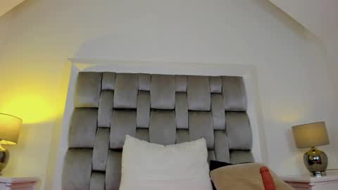 Snapshot of drinklau18 chatting on November 23, 2025, 8:25 am drinklau18 online show from November 23, 2025, 8:25 am