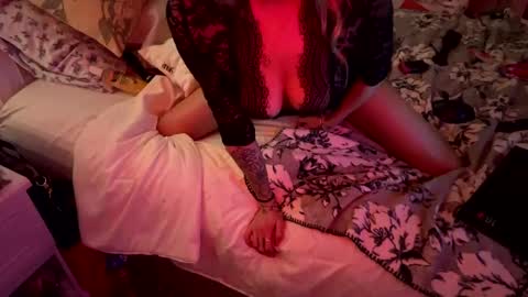 Snapshot of dripping_like_jane chatting on February 9, 2025, 12:08 pm Bluejay0713 online show from February 9, 2025, 12:08 pm