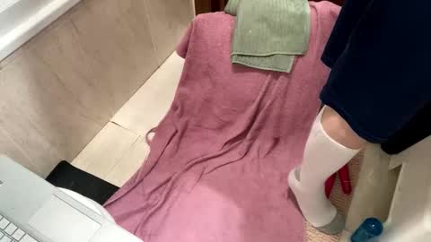 Snapshot of drippingwetpussies chatting on April 14, 2026, 1:00 am drippingwetpussies online show from April 14, 2026, 1:00 am