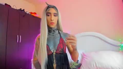 drippyorlove online show from January 24, 2025, 10:30 pm