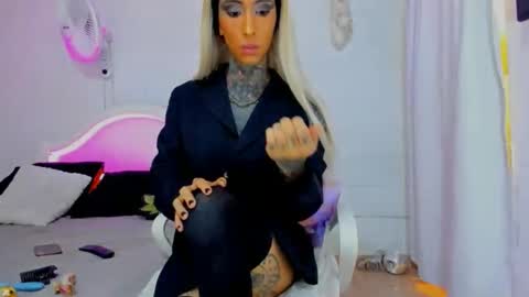 drippyorlove online show from November 14, 2025, 1:43 pm