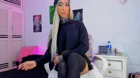 drippyorlove online show from December 18, 2025, 2:12 pm