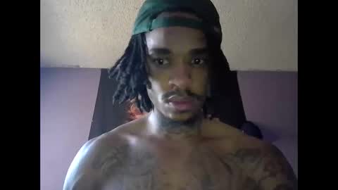 Snapshot of dripthehit chatting on December 18, 2024, 9:29 pm dripthehit online show from December 18, 2024, 9:29 pm