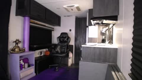 DirtyDrizzy online show from November 15, 2025, 11:18 am