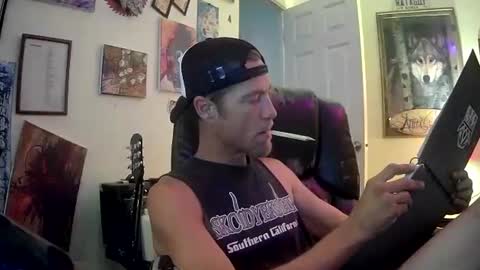 druedowm online show from October 18, 2025, 9:04 pm