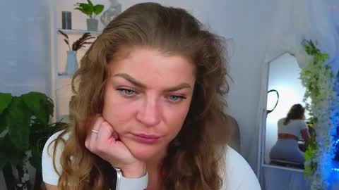 Donna online show from March 8, 2026, 5:44 am