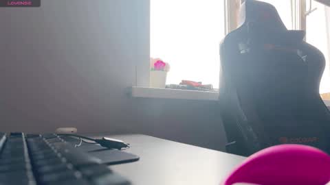 Bella online show from March 22, 2026, 4:27 am