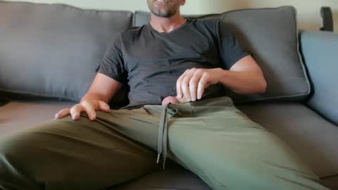 Snapshot of duke_london chatting on September 23, 2025, 12:02 am Duke online show from September 23, 2025, 12:02 am