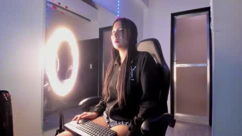 Snapshot of dulce_34 chatting on February 17, 2026, 8:15 pm dulce online show from February 17, 2026, 8:15 pm