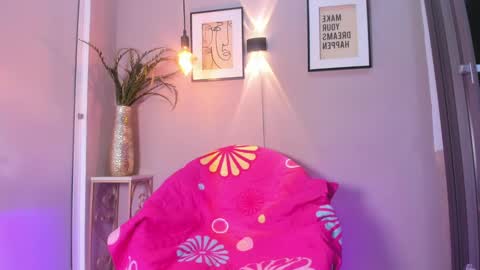 dulce__fiore07 online show from September 17, 2025, 12:51 pm