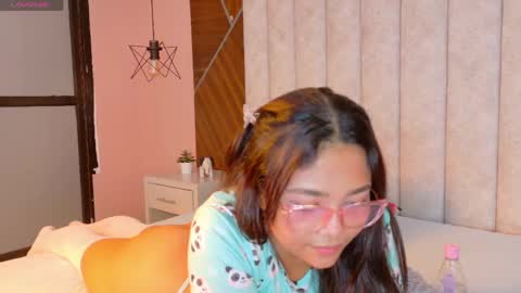 DULCE HOLY online show from June 5, 2026, 7:03 am