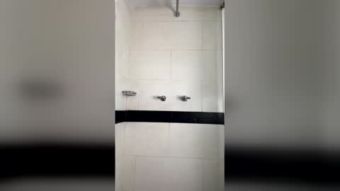 dulce_isabel_ online show from June 9, 2026, 4:02 am