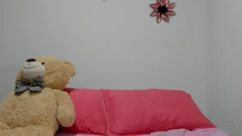 Snapshot of dulce_roberts_ chatting on December 5, 2024, 4:44 pm Dulce  online show from December 5, 2024, 4:44 pm