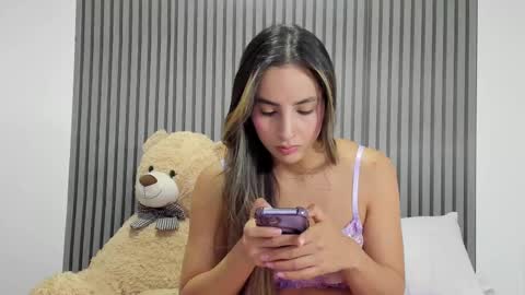 Snapshot of dulce_roberts_ chatting on March 5, 2025, 1:50 pm Dulce  online show from March 5, 2025, 1:50 pm