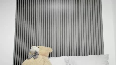 Snapshot of dulce_roberts_ chatting on October 3, 2025, 1:30 pm Dulce  online show from October 3, 2025, 1:30 pm