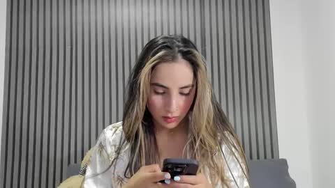 Snapshot of dulce_roberts_ chatting on October 21, 2025, 10:27 am Dulce  online show from October 21, 2025, 10:27 am