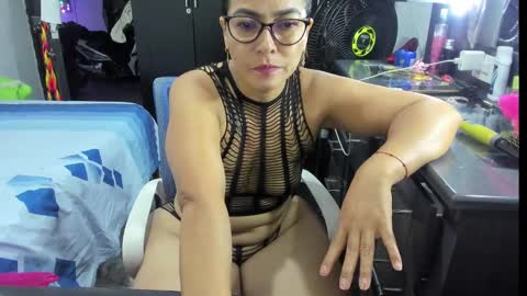 Snapshot of dulcemilf_ chatting on January 3, 2025, 11:55 pm Dulce  online show from January 3, 2025, 11:55 pm