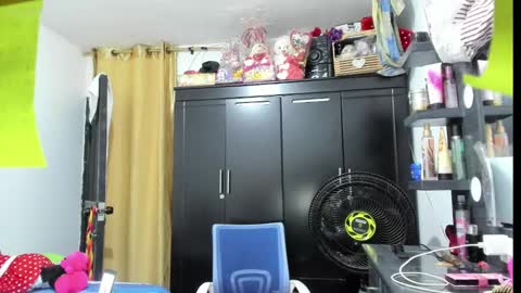 Snapshot of dulcemilf_ chatting on January 10, 2025, 4:12 am Dulce  online show from January 10, 2025, 4:12 am