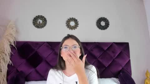 dulcevela online show from March 2, 2025, 4:28 am