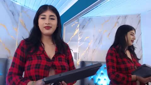Abril Cruz online show from September 12, 2025, 5:24 pm