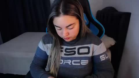 Nicole   online show from December 8, 2024, 4:57 am