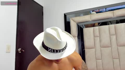 duran_dhikol1 online show from March 9, 2025, 3:11 am