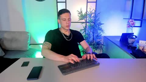 Dustin Sonne online show from April 3, 2026, 3:37 am