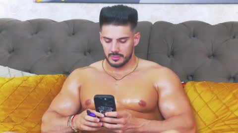 Dustin online show from May 20, 2026, 8:42 am