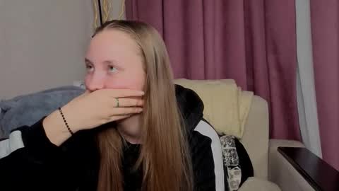 Jenny online show from December 22, 2025, 7:11 pm