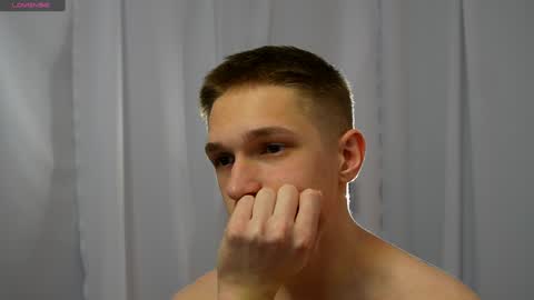Dustyn online show from December 24, 2024, 8:05 pm