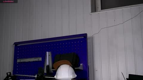 Dustyn online show from December 22, 2025, 3:42 pm