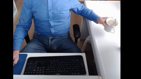 dutchpornking2 online show from October 8, 2025, 7:39 am