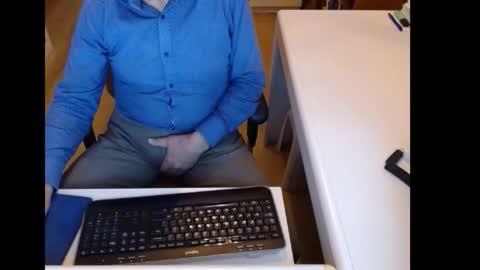 dutchpornking2 online show from November 18, 2025, 8:08 am