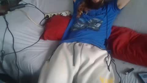 Snapshot of dv3nd3 chatting on September 30, 2025, 2:55 pm dv3nd3 online show from September 30, 2025, 2:55 pm